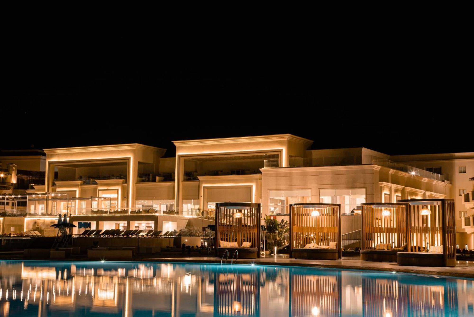 The V Luxury Resort Sahl Hasheesh Hurghada Eksteriør bilde The Westin Resort Marina El Alamein