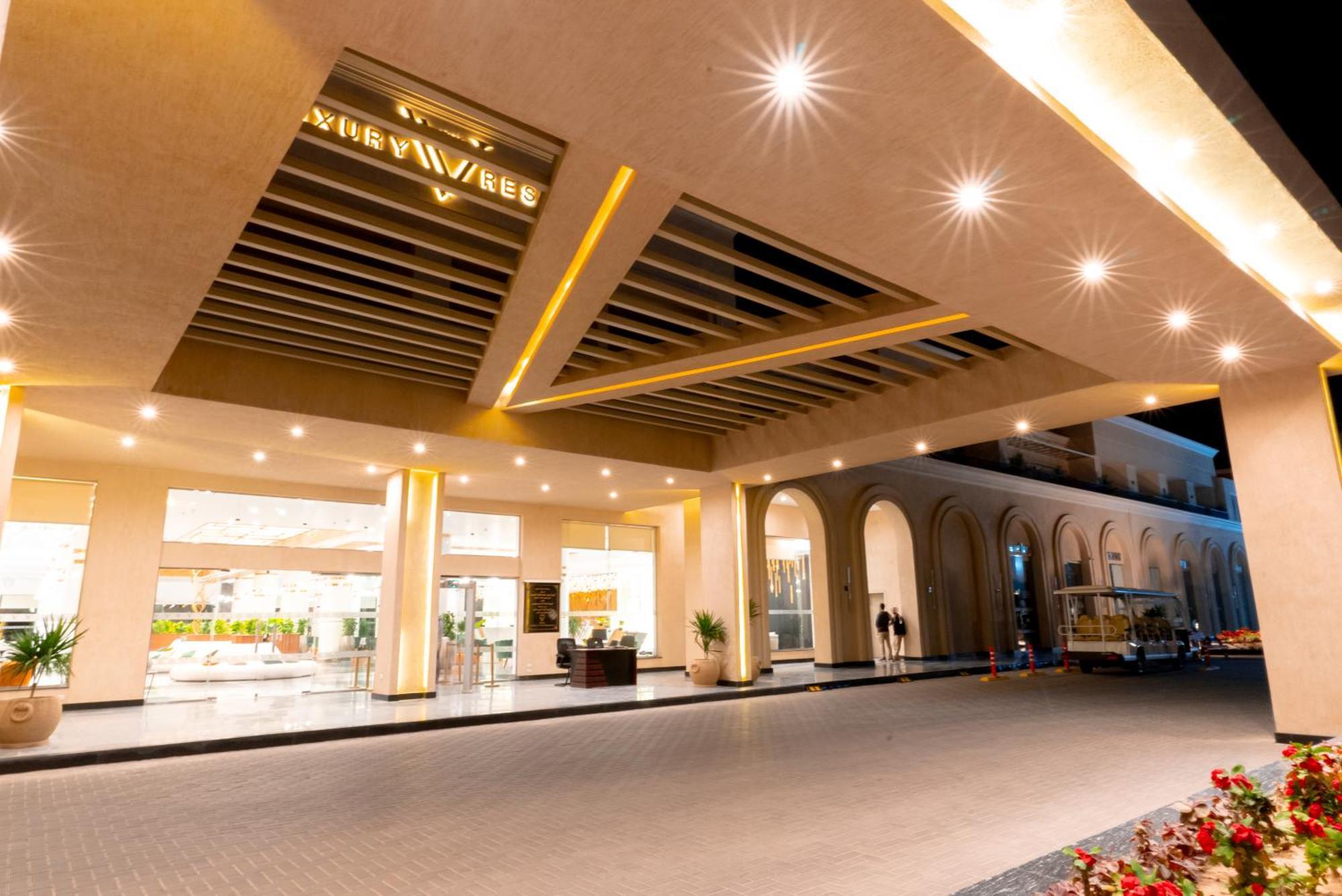 The V Luxury Resort Sahl Hasheesh Hurghada Eksteriør bilde The lobby of the hotel