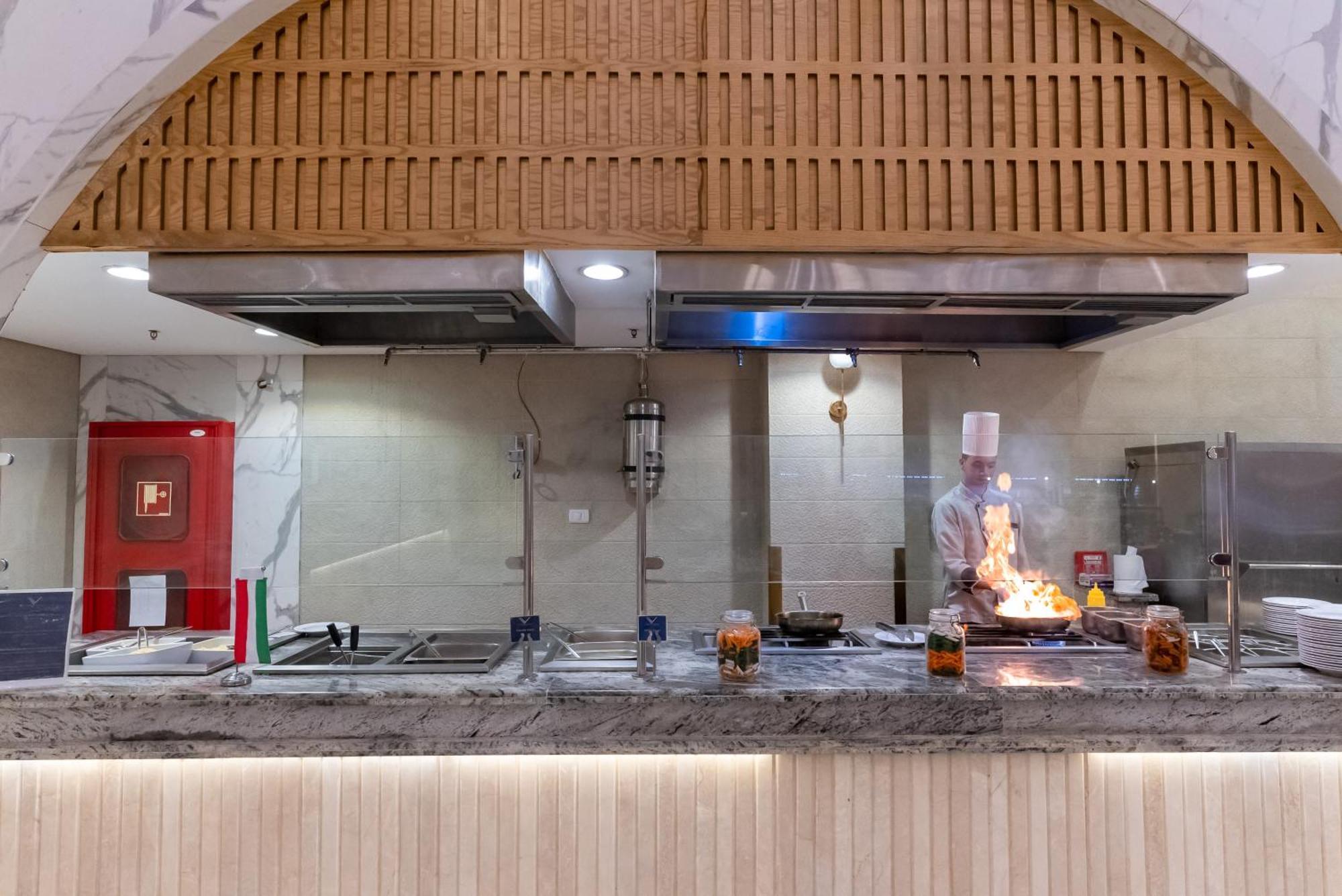 The V Luxury Resort Sahl Hasheesh Hurghada Eksteriør bilde A kitchen at the hotel