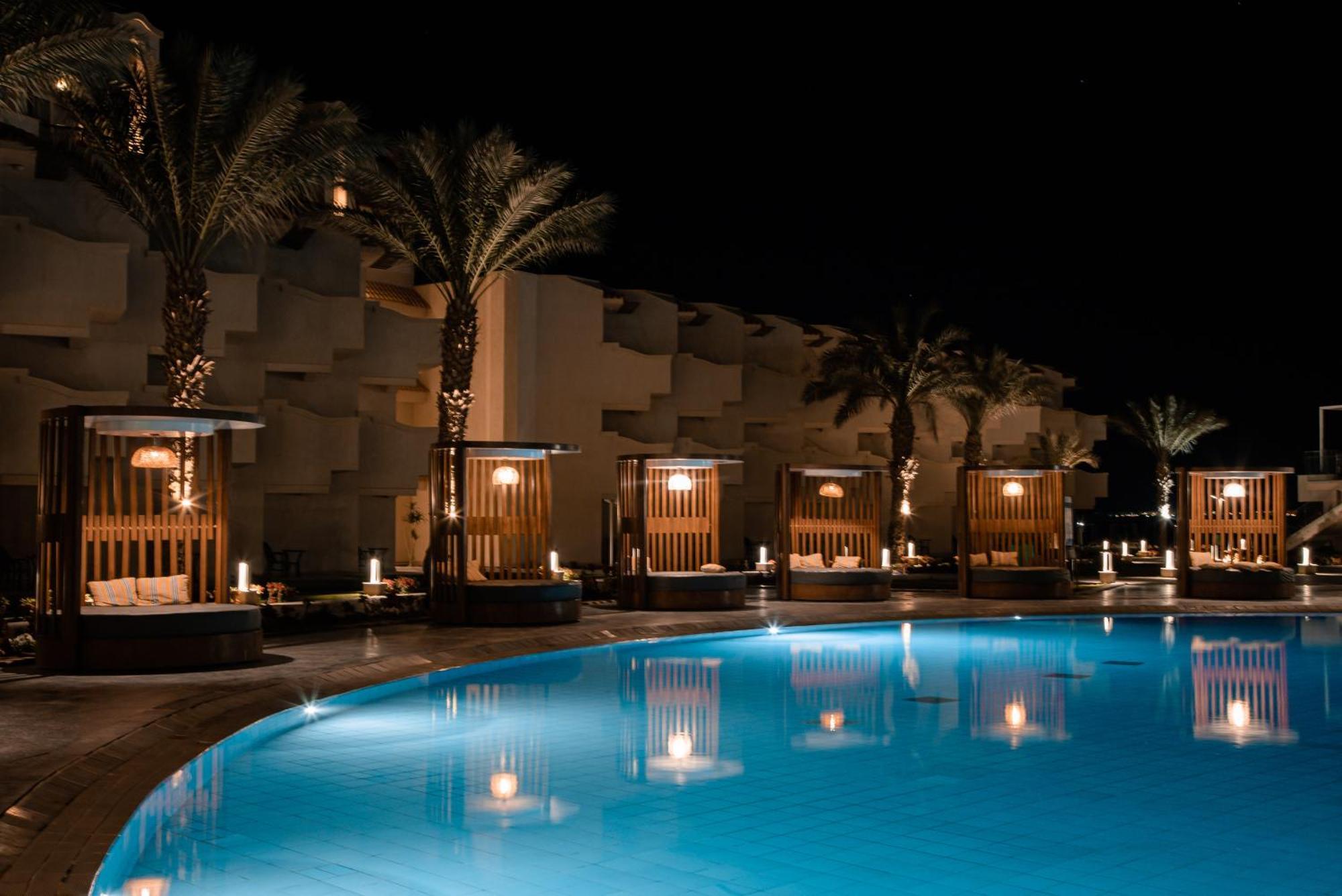 The V Luxury Resort Sahl Hasheesh Hurghada Eksteriør bilde The swimming pool at the hotel