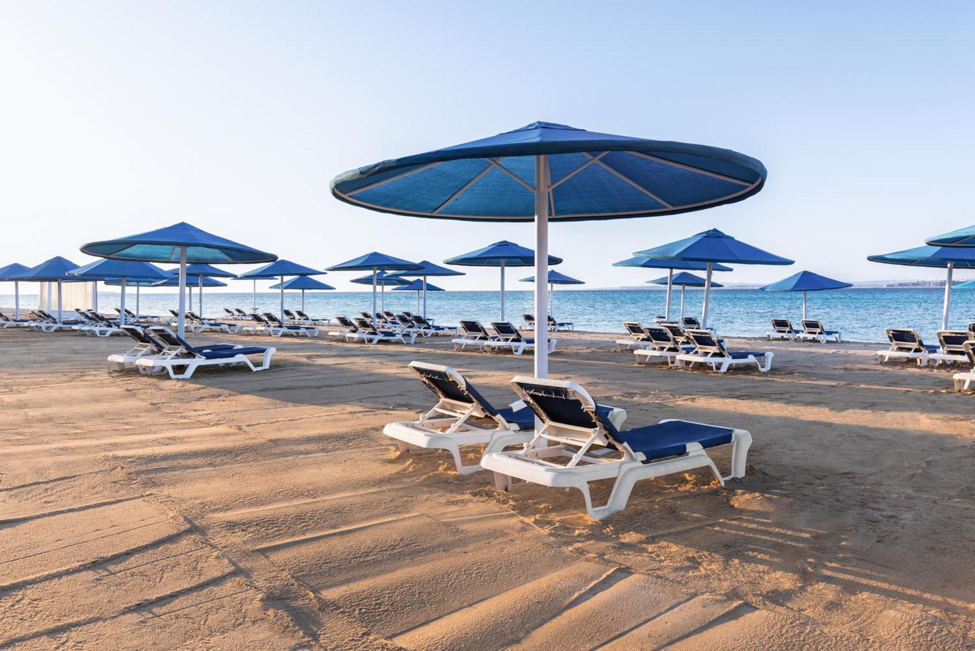 The V Luxury Resort Sahl Hasheesh Hurghada Eksteriør bilde Beach at the Grand Resort