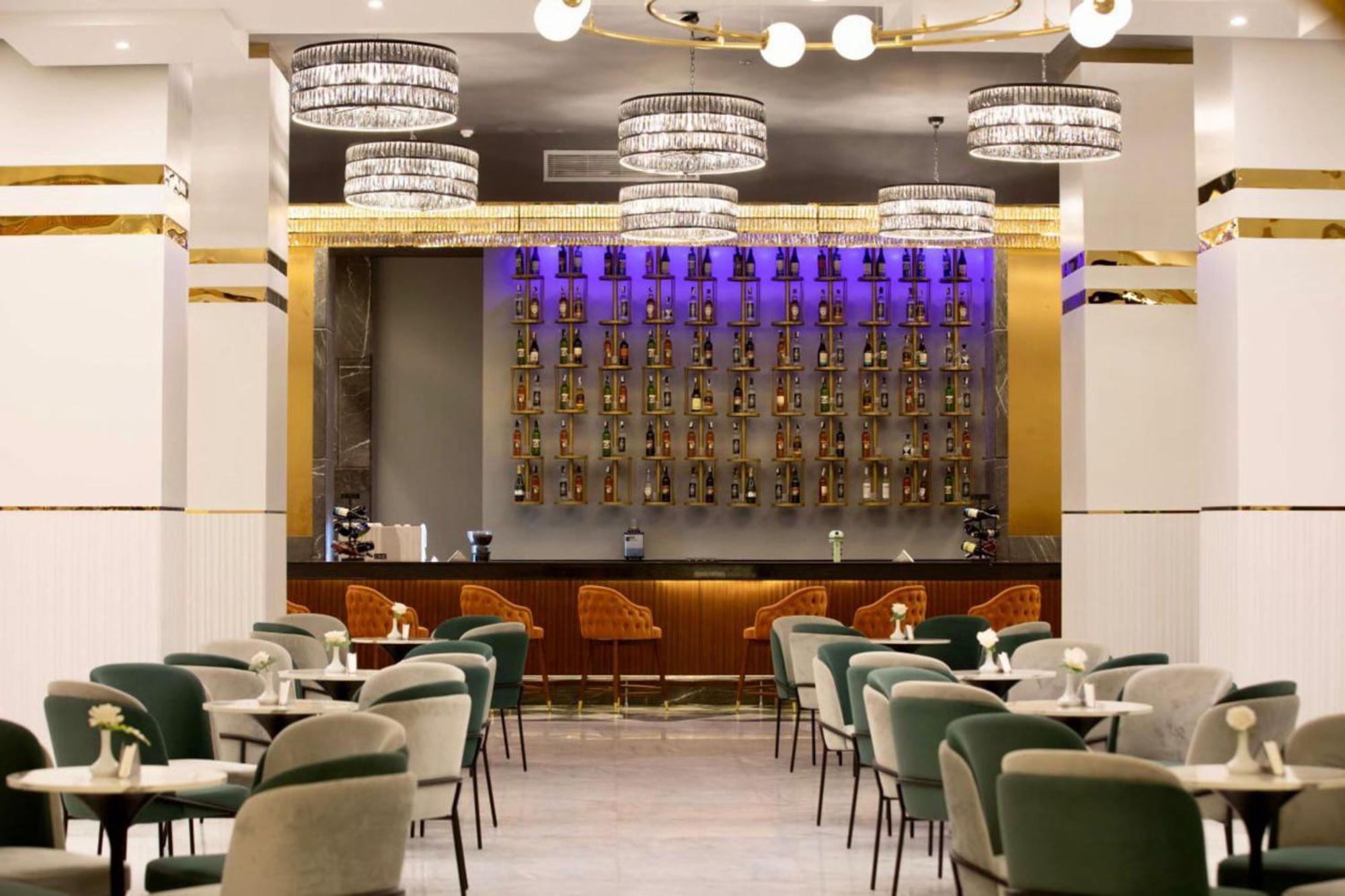 The V Luxury Resort Sahl Hasheesh Hurghada Eksteriør bilde The interior of the restaurant