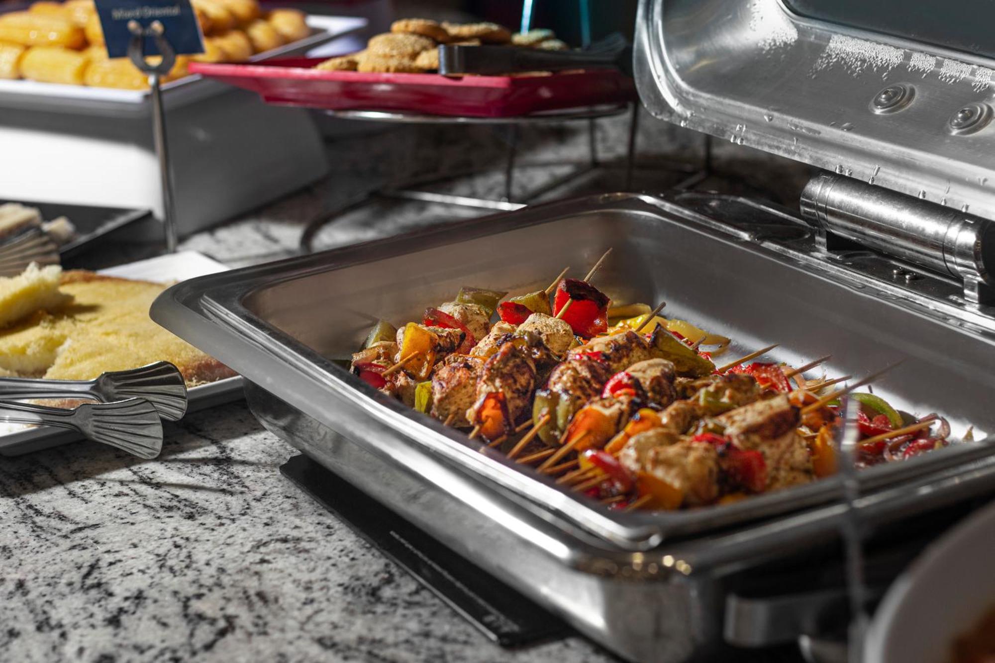 The V Luxury Resort Sahl Hasheesh Hurghada Eksteriør bilde A chafing dish