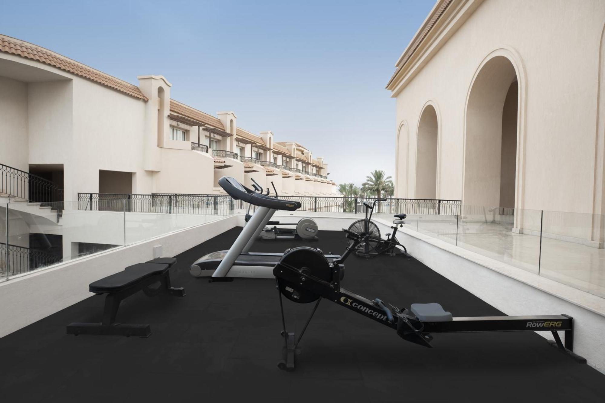 The V Luxury Resort Sahl Hasheesh Hurghada Eksteriør bilde The gym at the hotel